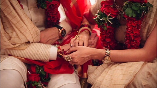 Handwoven with and in love - All about my wedding outfits!