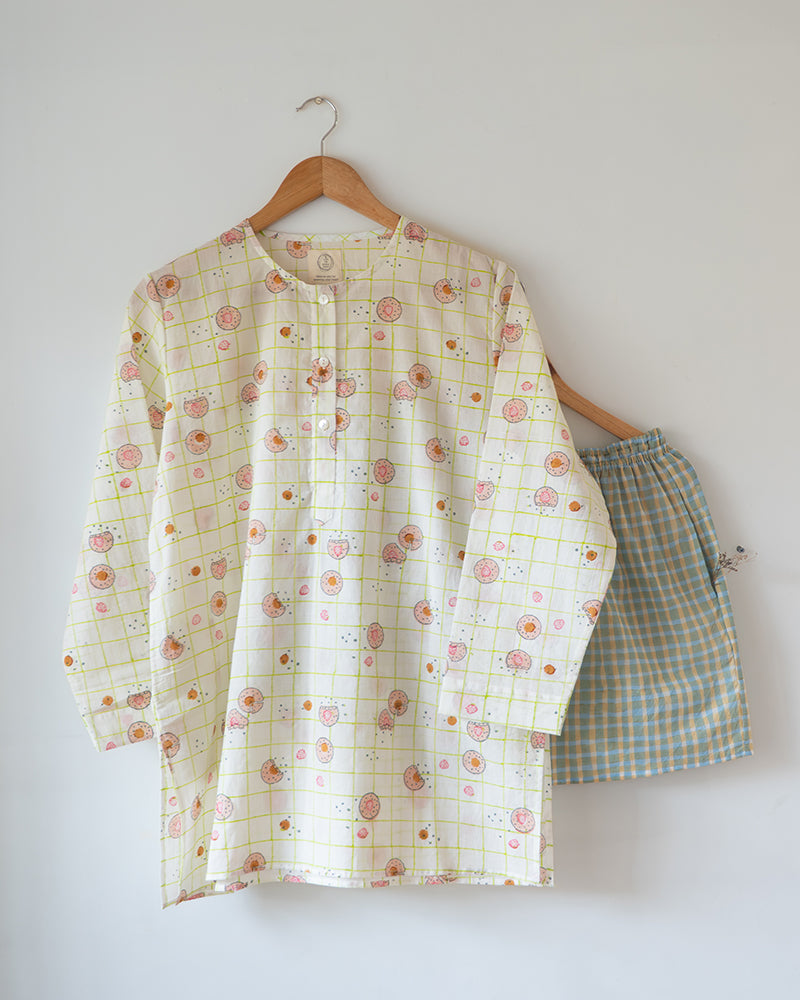 Unisex adults cotton kurta and shorts co ord set. Checkered kurta and Shorts hand block printed by artisans in Jaipur, Rajasthan. Kurta has shell buttons and small pockets.