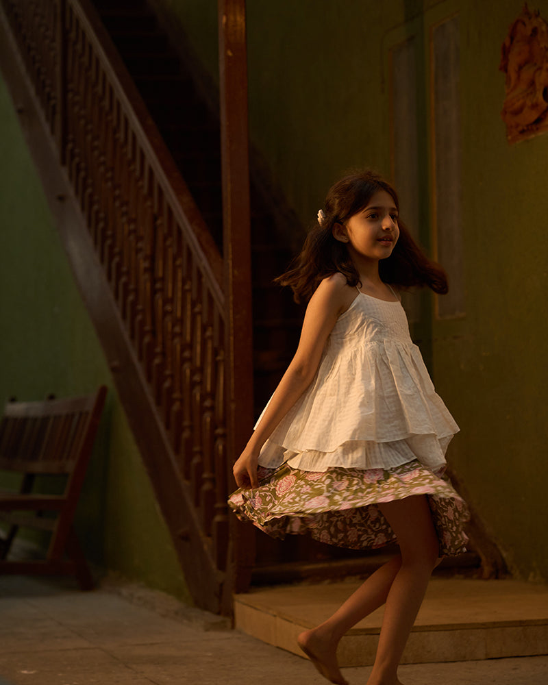 girls-twirl-short-skirt-green-hand-block-print