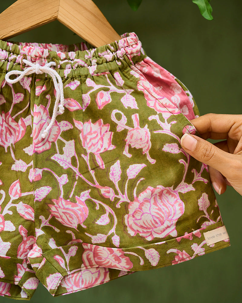 unisex-summerwear-green-floral-hand-block-print-cotton-shorts