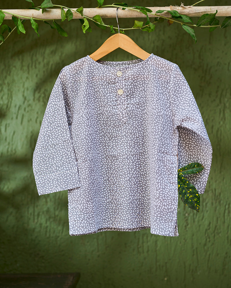 unisex-kids-grey-kurta-for-boys-and-girls-handblock-printed-in-Jaipur-made-with-soft-and-breathable-cotton