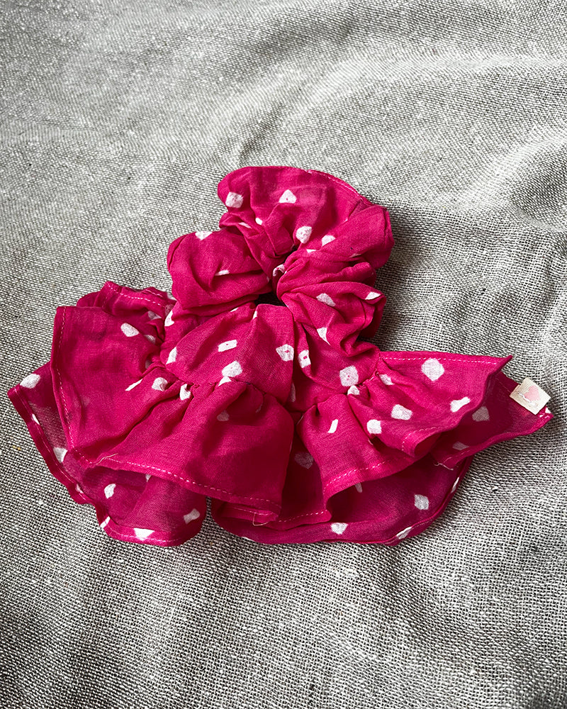 Pink bandhani scrunchie