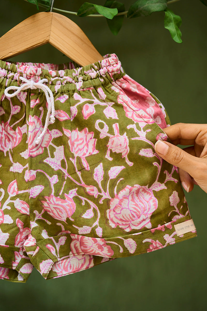 unisex-summerwear-green-floral-hand-block-print-cotton-shorts