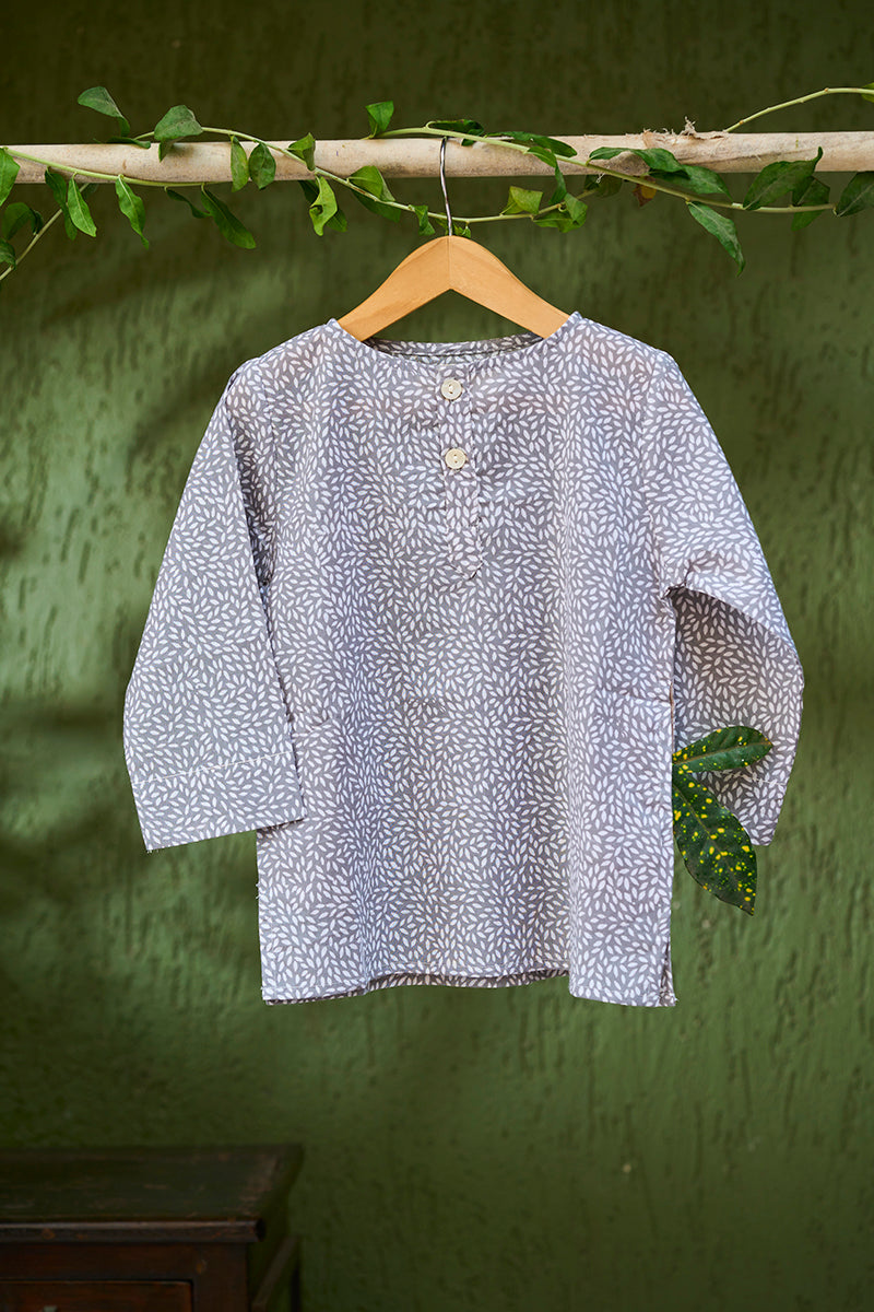 unisex-kids-grey-kurta-for-boys-and-girls-handblock-printed-in-Jaipur-made-with-soft-and-breathable-cotton