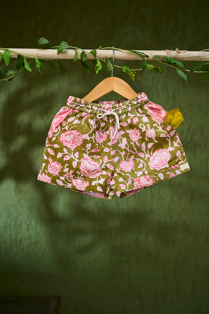 unisex-summerwear-green-floral-hand-block-print-cotton-shorts