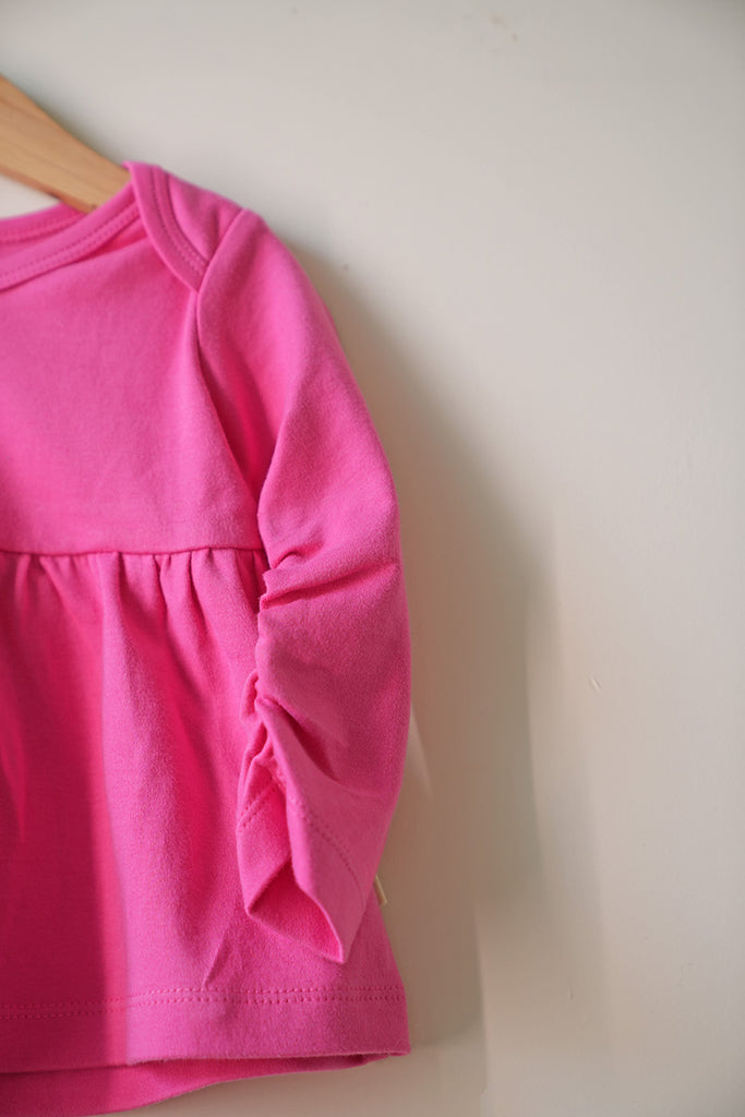 Girls-top-shorts-set-bright-pink-grey